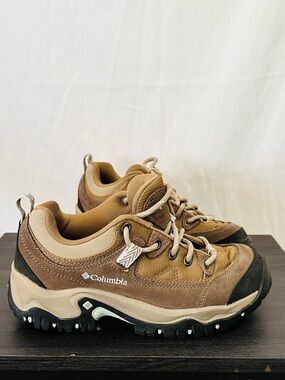 Columbia YL6390-250 Women’s Hiking Shoes Size 7 Brown Trail Outdoor Sneakers